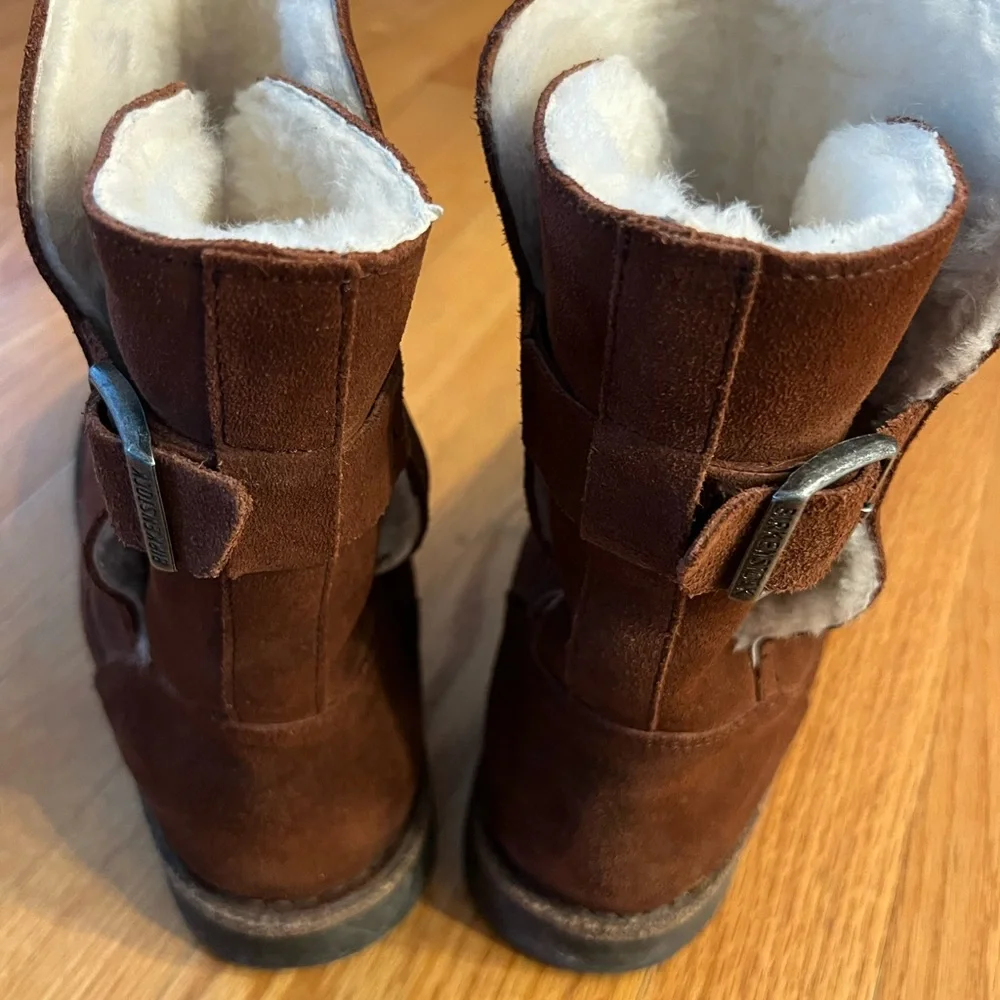Birkenstock Uppsala shearling suede boots in the color Espresso brown